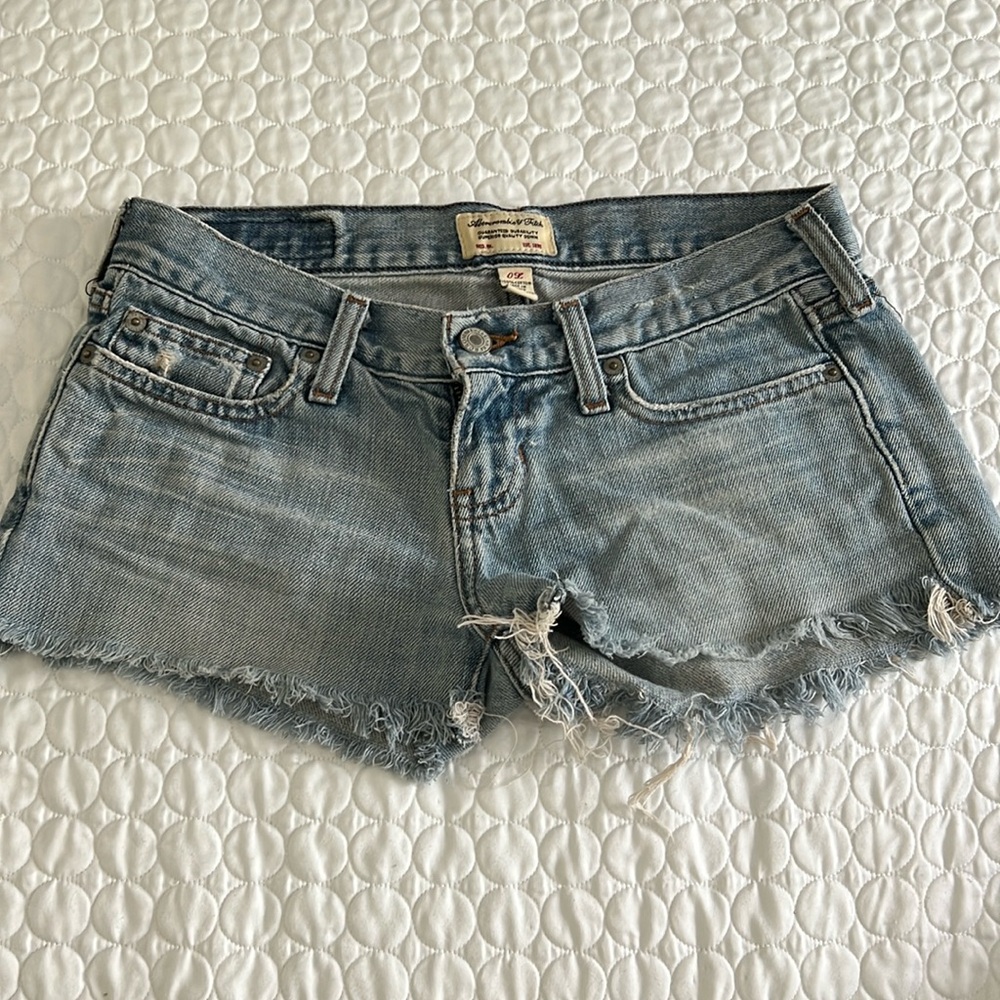 Abercrombie &. Fitch women size 0 light blue Jean denim shorts 100% cotton